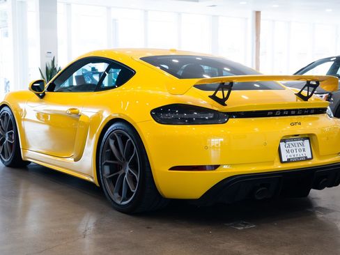 Used 2022 Porsche 718 Cayman GT4 image 6