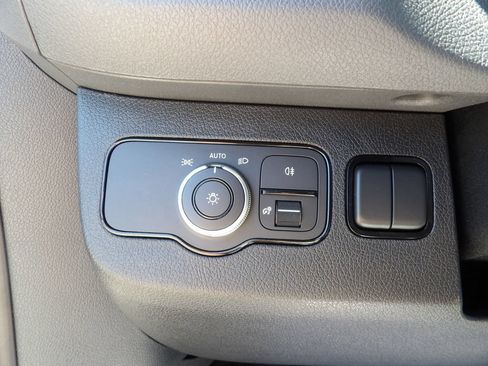 Used 2025 Mercedes-Benz Sprinter 2500 image 19