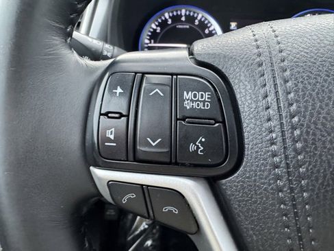 Used 2017 Toyota Highlander XLE image 27