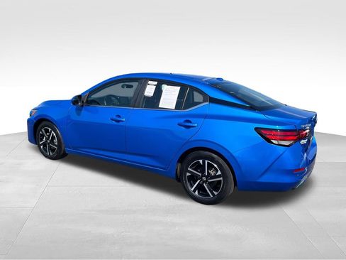 Used 2025 Nissan Sentra SV FWD image 3