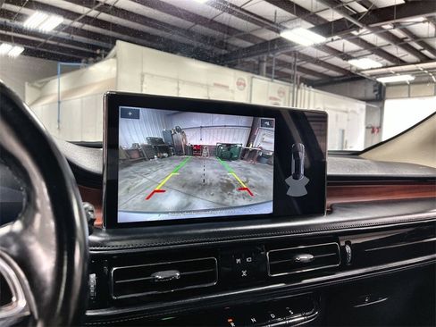 Used 2021 Lincoln Nautilus Reserve image 32