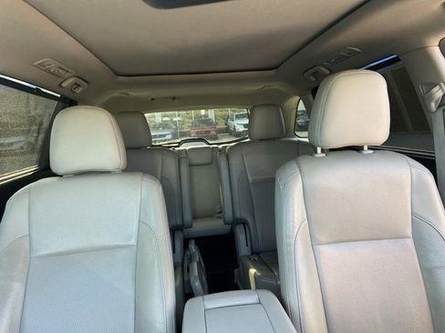 Used 2017 Toyota Highlander Limited Platinum AWD/4WD image 19