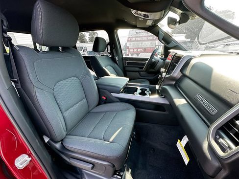 New 2026 RAM 1500 4x4 Crew Cab image 34
