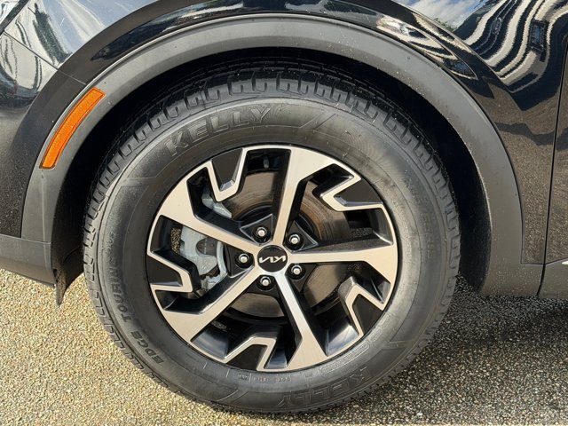 Used 2023 Kia Sportage EX FWD image 13