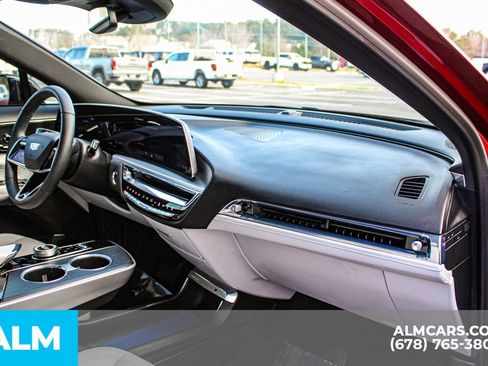 Used 2024 Cadillac Lyriq Sport image 22