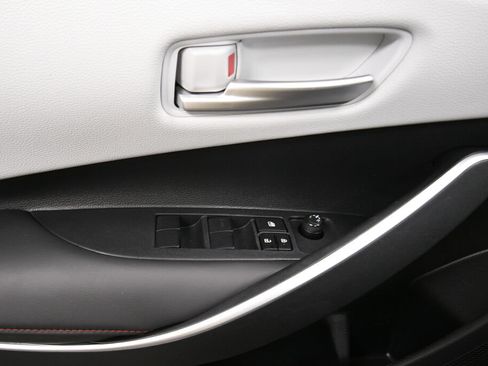Used 2024 Toyota Corolla SE FWD image 12