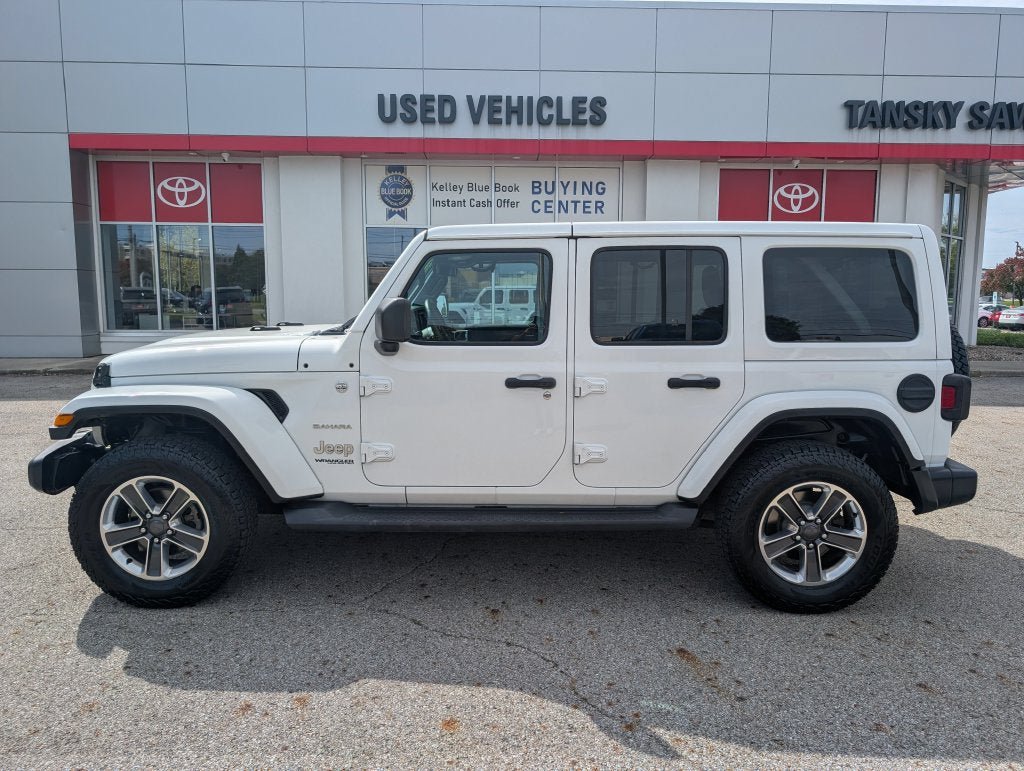 Used 2018 Jeep Wrangler Unlimited Sahara AWD/4WD image 4