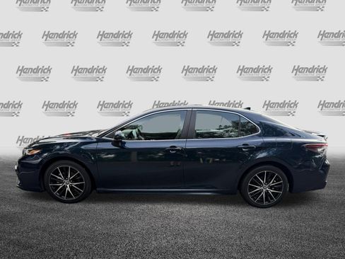 Used 2021 Toyota Camry SE FWD image 6