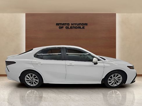 Used 2024 Toyota Camry SE FWD image 6