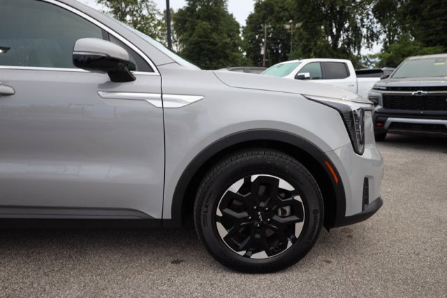 Used 2025 Kia Sorento S w/ Panoramic Sunroof Package FWD image 14