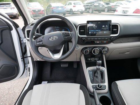 New 2026 Hyundai Venue FWD image 7