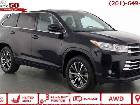 Used 2019 Toyota Highlander XLE image 1