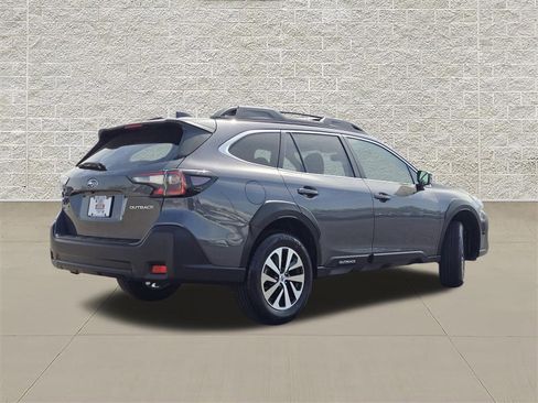 Certified 2025 Subaru Outback Premium w/ Popular Package #1 AWD/4WD image 7