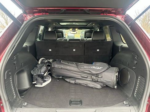 Used 2021 Jeep Grand Cherokee Limited w/ Luxury Group II image 18