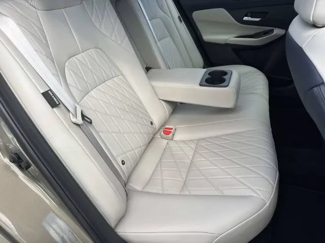 Used 2026 Nissan Sentra SL w/ Floor Mat Package FWD image 23