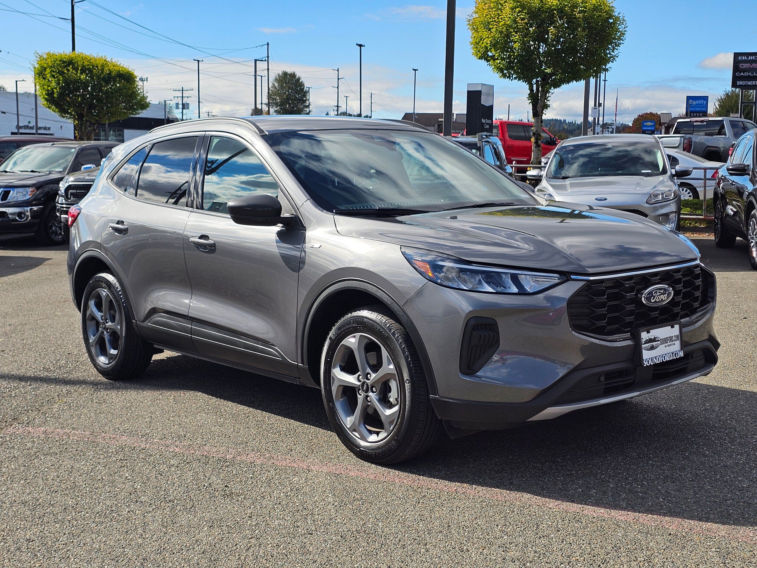 Used 2025 Ford Escape ST-Line AWD/4WD image 3