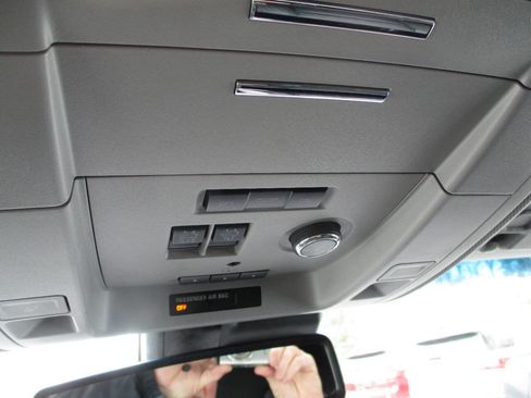 Used 2018 GMC Yukon SLT w/ HD Trailering Package image 28