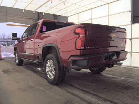 Used 2024 Chevrolet Silverado 2500 High Country w/ Technology Package image 8