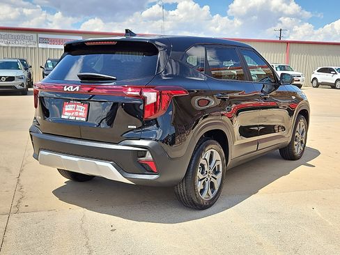 Used 2026 Kia Seltos LX AWD/4WD image 3