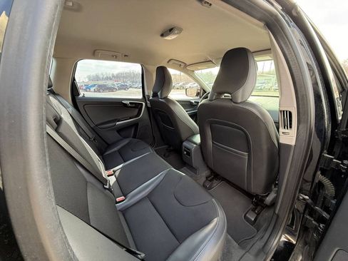 Used 2016 Volvo XC60 T5 w/ Proximity Package FWD image 14