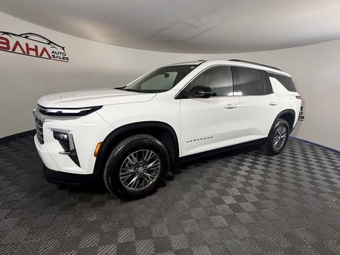 Used 2026 Chevrolet Traverse LT AWD/4WD image 4