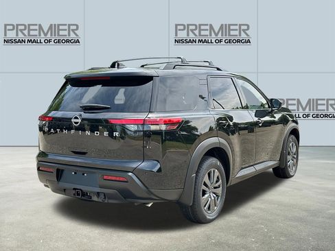 New 2026 Nissan Pathfinder SV w/ SV Premium Package FWD image 4