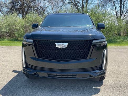 Certified 2024 Cadillac Escalade Sport w/ LPO, ONYX Package AWD/4WD image 8