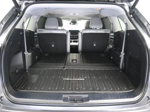 Used 2023 Toyota Highlander XLE FWD image 62