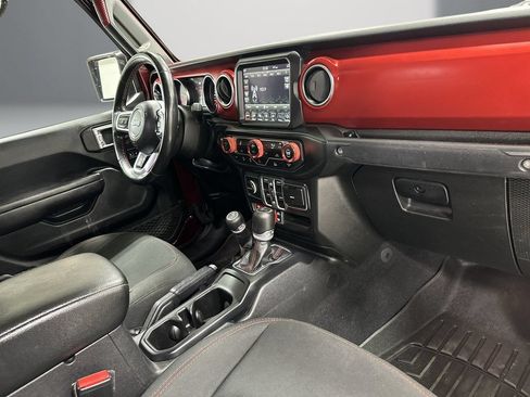 Used 2021 Jeep Gladiator Rubicon AWD/4WD image 16