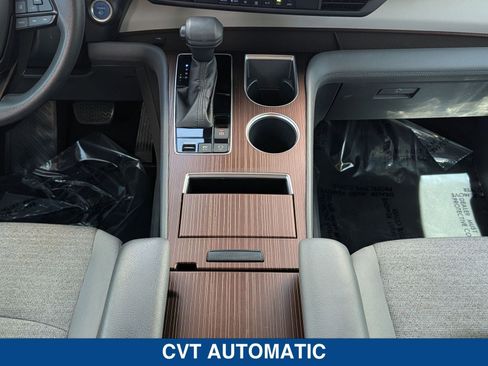 Used 2022 Toyota Sienna LE image 19