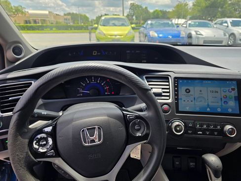 Used 2013 Honda Civic LX image 9