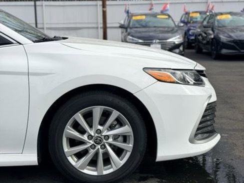 Used 2023 Toyota Camry LE FWD image 4