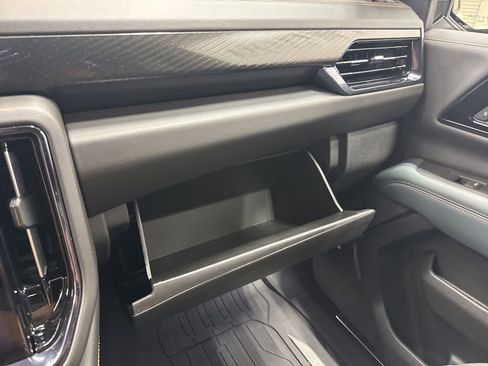 Used 2026 GMC Yukon XL AT4 w/ AT4 Premium Package AWD/4WD image 27