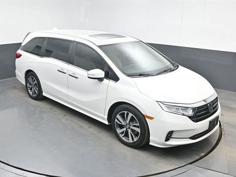Used 2023 Honda Odyssey Touring image 13