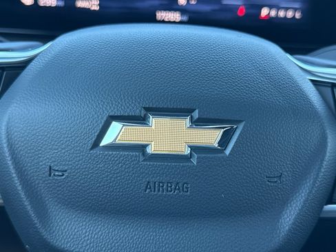 Used 2025 Chevrolet Traverse LT AWD/4WD image 27