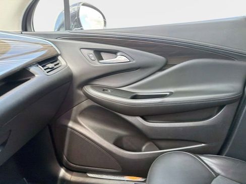 Used 2019 Buick Envision Essence image 23