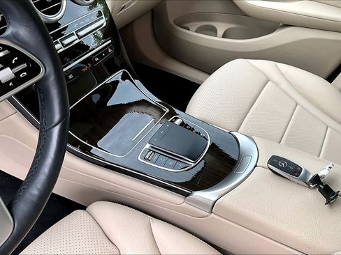 Used 2021 Mercedes-Benz GLC 300 image 16