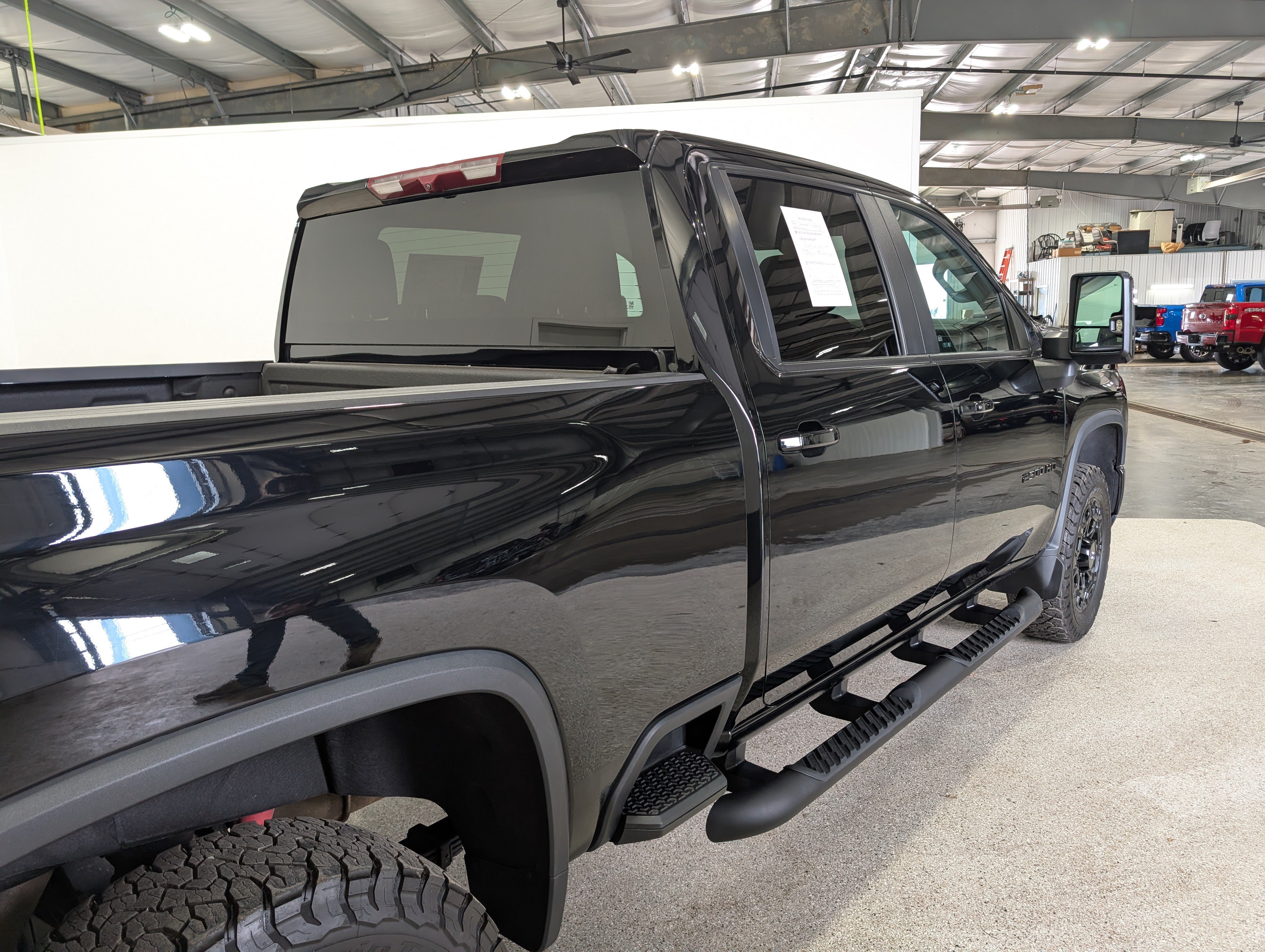 Used 2024 Chevrolet Silverado 2500 LT w/ Midnight Edition AWD/4WD image 3