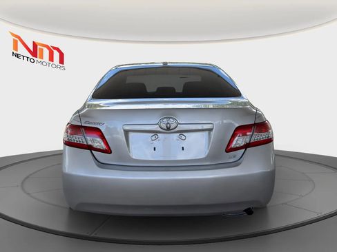 Used 2011 Toyota Camry LE w/ LE Extra-Value Pkg FWD image 4