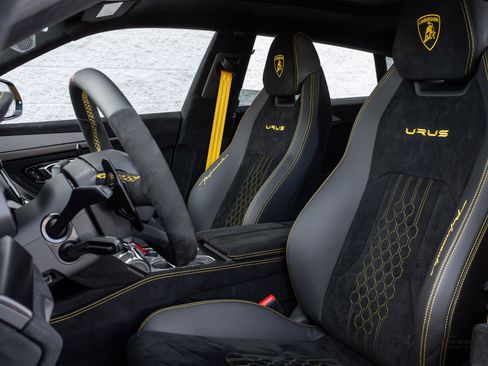 Used 2024 Lamborghini Urus Performante image 24