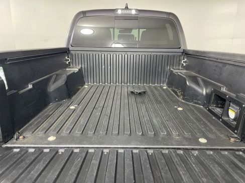 Used 2022 Toyota Tacoma TRD Off-Road w/ Technology Package AWD/4WD image 20