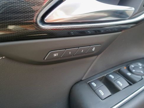 Used 2022 Buick Envision Essence w/ Sport Touring Package image 18