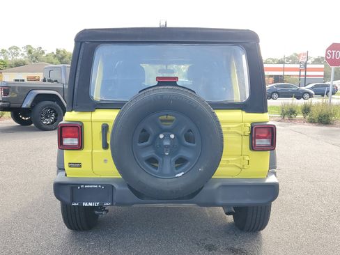 Used 2023 Jeep Wrangler Sport image 5