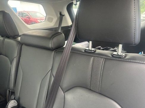Used 2023 Honda Pilot Touring image 9