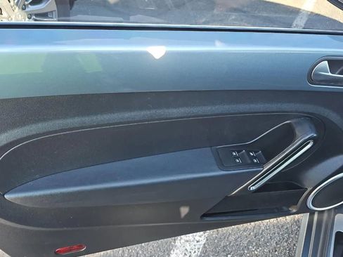 Used 2016 Volkswagen Beetle 1.8T S image 9