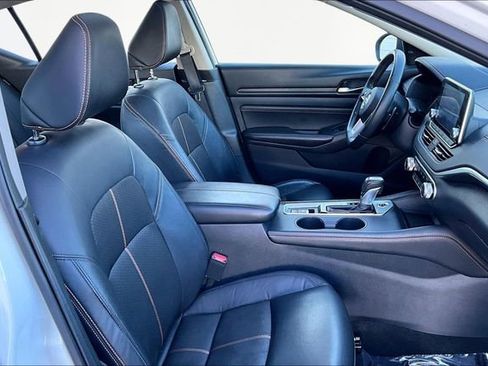 Used 2021 Nissan Altima 2.5 SR w/ SR Premium Package image 20