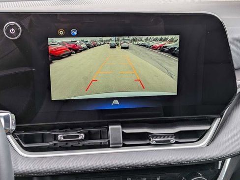 Used 2025 Chevrolet Equinox LT w/ Convenience Package II image 28