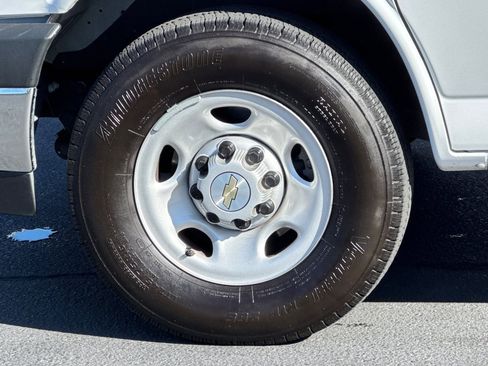 Used 2024 Chevrolet Express 2500 w/ Driver Convenience Package image 28