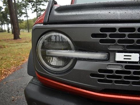 Used 2022 Ford Bronco Badlands image 9