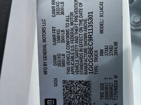 Used 2024 Chevrolet Colorado W/T image 32